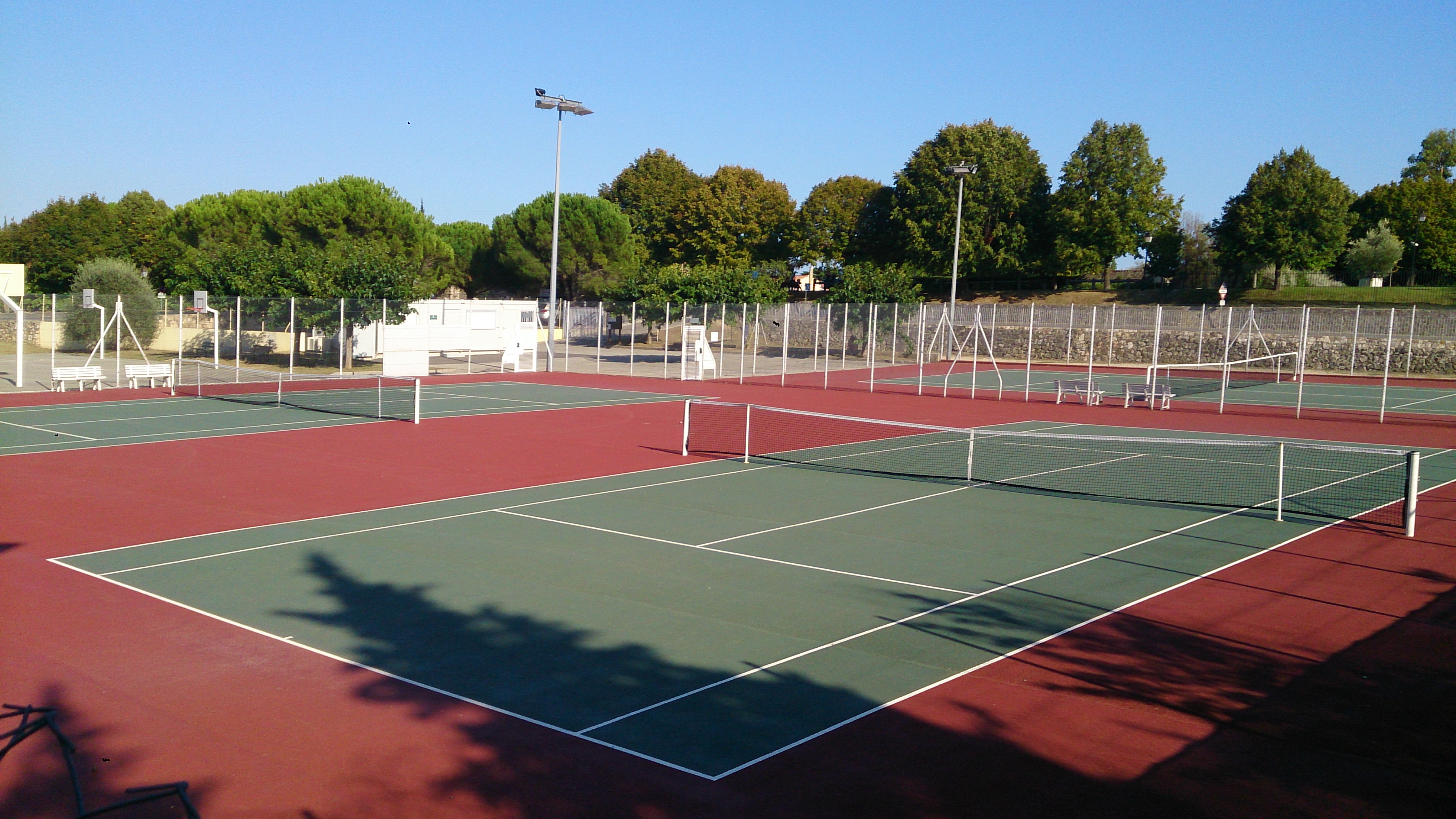 tennis-chateauneuf